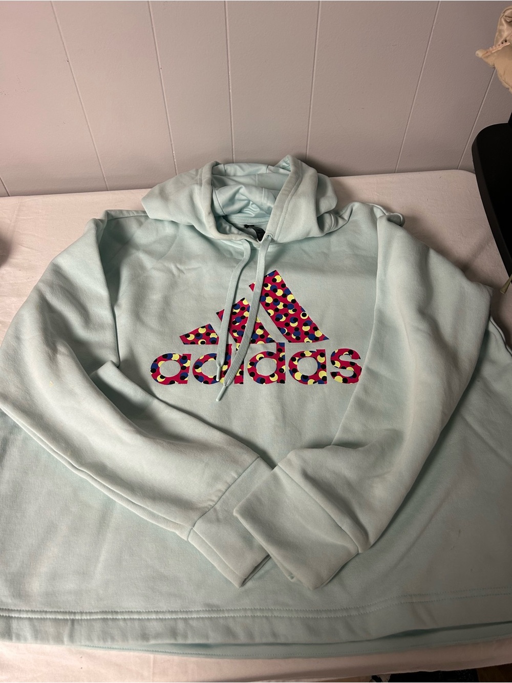 adidas Mint Green Pullover Hoodie with Subtle Logo Detail XL